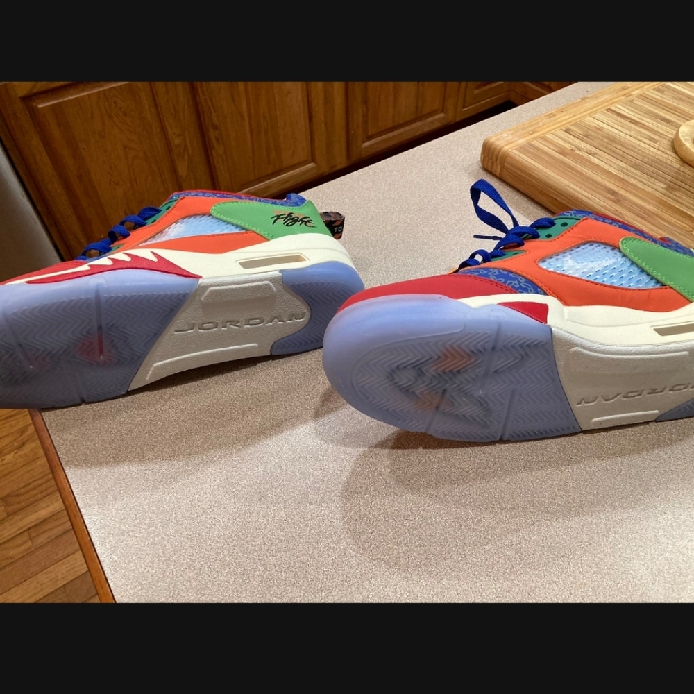 Size 10 - Air Jordan 5 Retro Low Doernbecher 2022
